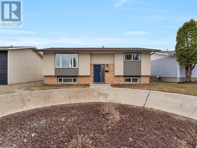 83 Hamilton Court Ne, House detached with 4 bedrooms, 2 bathrooms and 3 parking in Medicine Hat AB | Image 1