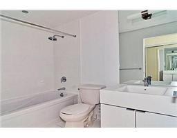 3902 - 21 Iceboat Terr, Condo with 1 bedrooms, 1 bathrooms and 1 parking in Toronto ON | Image 5