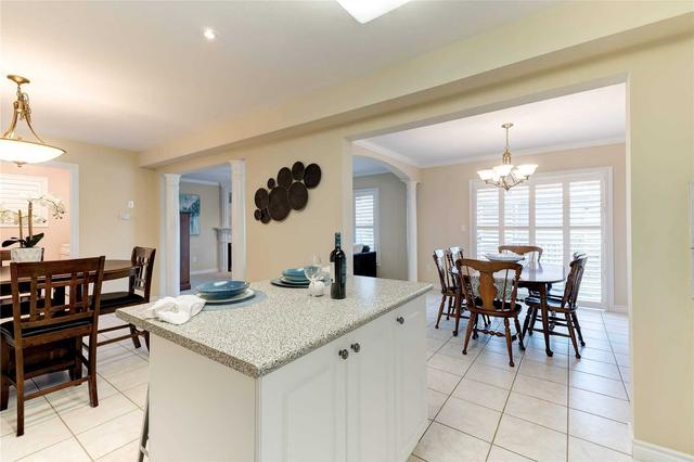 288 Nashville Circ, House detached with 3 bedrooms, 3 bathrooms and 6 parking in Hamilton ON | Image 3