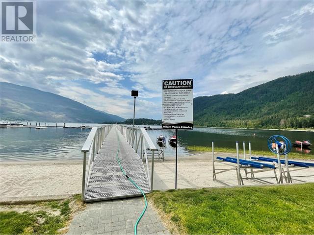 237 - 213 White Pine Crescent, House attached with 2 bedrooms, 1 bathrooms and 1 parking in Sicamous BC | Image 5