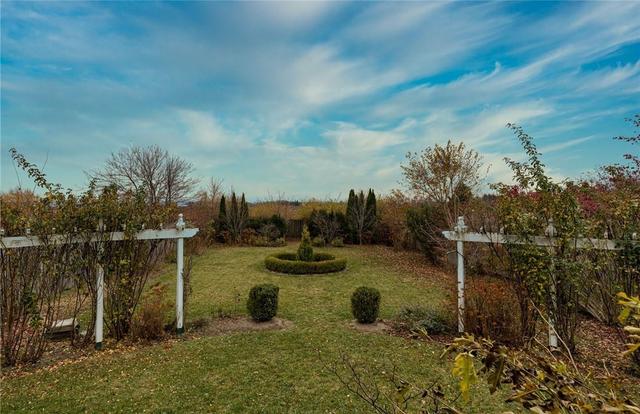 695 Line 2 Road, House detached with 4 bedrooms, 3 bathrooms and 2 parking in Niagara on the Lake ON | Image 25