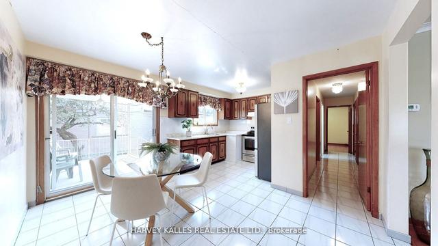 45 Sandale Gdns, House detached with 3 bedrooms, 2 bathrooms and 5 parking in Toronto ON | Image 5