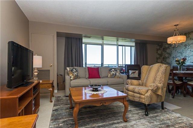 604 - 301 Frances Ave, Condo with 3 bedrooms, 2 bathrooms and 1 parking in Hamilton ON | Image 6