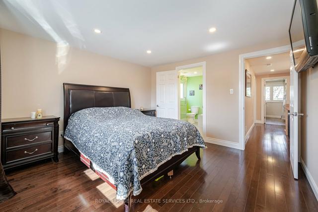 1084 Pearson Dr, House detached with 2 bedrooms, 3 bathrooms and 4 parking in Oakville ON | Image 10