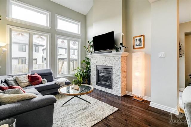 317 Livery Street, Townhouse with 3 bedrooms, 3 bathrooms and 2 parking in Ottawa ON | Image 5