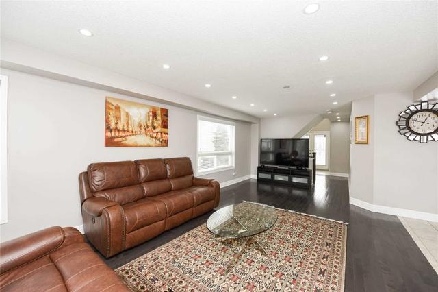 1072 Deacon Dr, House detached with 4 bedrooms, 3 bathrooms and 4 parking in Milton ON | Image 33