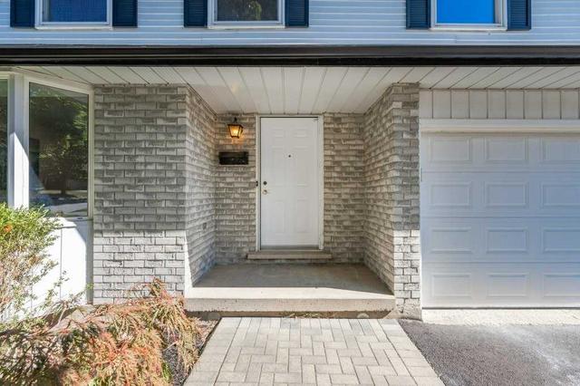 26 Ervin Cres, House detached with 3 bedrooms, 3 bathrooms and 4 parking in Guelph ON | Image 12