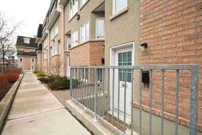 th136 - 30 Merchant Lane, Townhouse with 3 bedrooms, 2 bathrooms and 1 parking in Toronto ON | Image 1