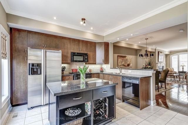 23 Leaves Terr, House attached with 3 bedrooms, 3 bathrooms and 2 parking in Toronto ON | Image 2