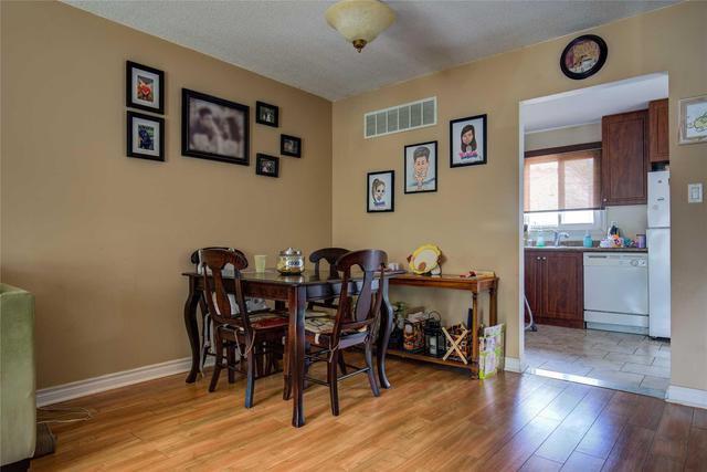 86 Morley Cres, Townhouse with 3 bedrooms, 2 bathrooms and 1 parking in Brampton ON | Image 5