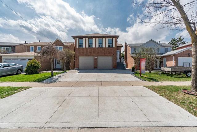 52 Nuttall St, House detached with 3 bedrooms, 3 bathrooms and 4 parking in Brampton ON | Image 1