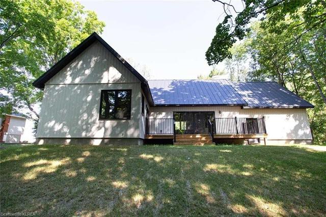 12 Jordan St, House detached with 2 bedrooms, 1 bathrooms and 3 parking in Kawartha Lakes ON | Image 39