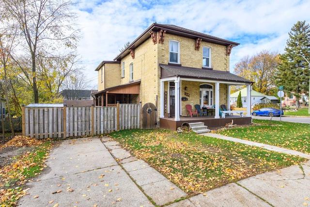 30 Norwich Ave, House semidetached with 3 bedrooms, 2 bathrooms and 2 parking in Woodstock ON | Image 1