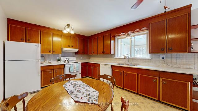 9 Vipond Rd, House detached with 3 bedrooms, 2 bathrooms and 6 parking in Whitby ON | Image 38