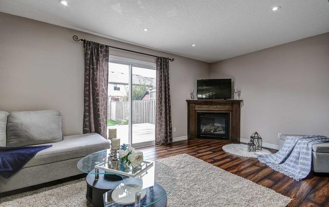 73 Washburn Dr, House attached with 3 bedrooms, 3 bathrooms and 2 parking in Guelph ON | Image 7