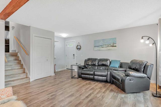 44 Deerfield Drive Se, House detached with 3 bedrooms, 2 bathrooms and 5 parking in Calgary AB | Image 8