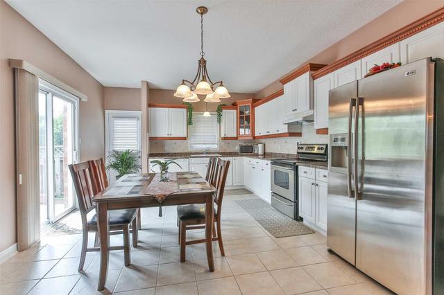 990 Country Club Cres, House detached with 3 bedrooms, 2 bathrooms and 4 parking in London ON | Image 6