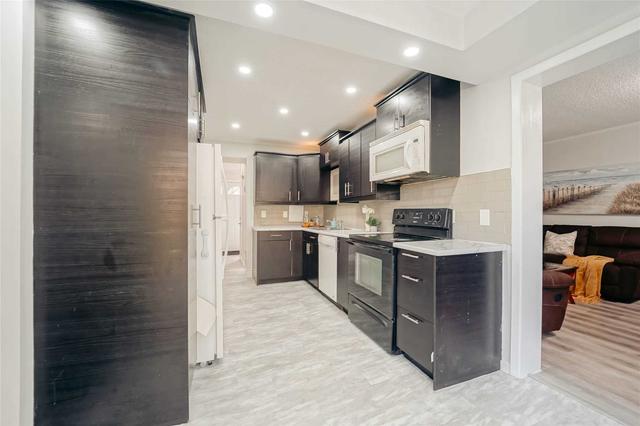 93 - 121 University Ave E, Townhouse with 5 bedrooms, 4 bathrooms and 1 parking in Waterloo ON | Image 33