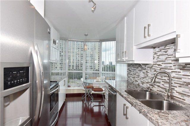703 - 23 Lorraine Dr, Condo with 3 bedrooms, 2 bathrooms and null parking in Toronto ON | Image 5