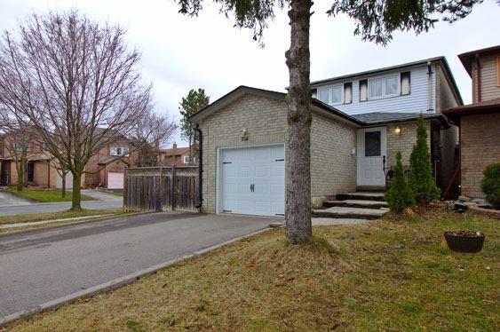 104 Madsen Cres, House attached with 3 bedrooms, 3 bathrooms and 4 parking in Markham ON | Image 1