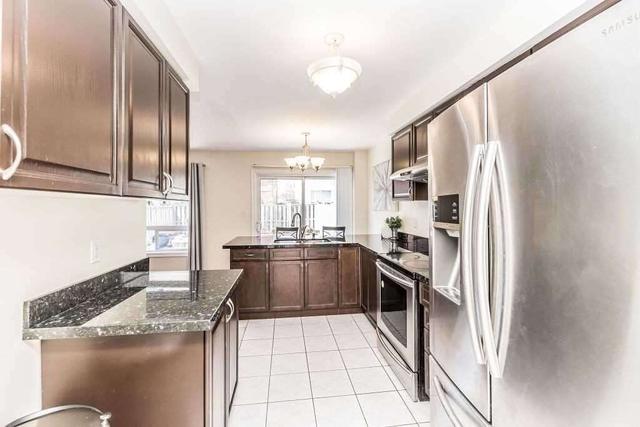 7120 Magistrate Terr, House semidetached with 3 bedrooms, 3 bathrooms and 5 parking in Mississauga ON | Image 8