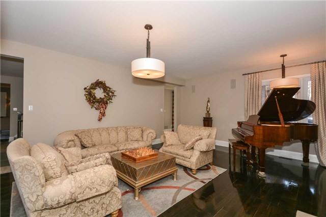 140 Crawford Cres, House detached with 4 bedrooms, 4 bathrooms and 4 parking in Milton ON | Image 3