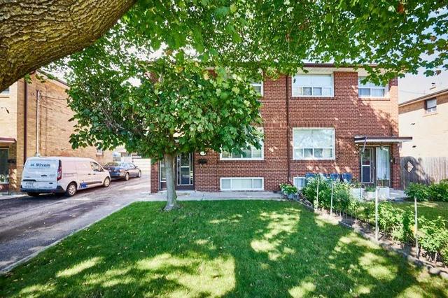 576 Alliance Ave, House semidetached with 3 bedrooms, 3 bathrooms and 4 parking in Toronto ON | Image 30
