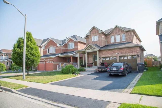 70 Pappain Cres, House detached with 4 bedrooms, 3 bathrooms and 4 parking in Brampton ON | Image 1