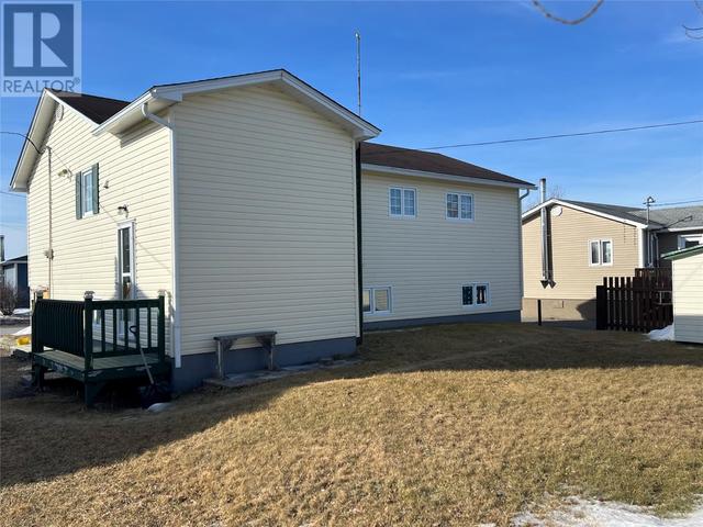 74 Maple Street, House detached with 4 bedrooms, 1 bathrooms and null parking in Badger NL | Image 4