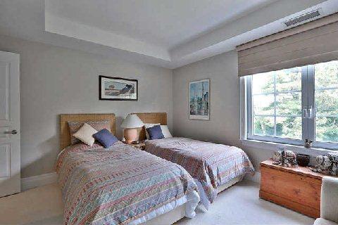 th16 - 20 Burkebrook Pl, Townhouse with 3 bedrooms, 4 bathrooms and 2 parking in Toronto ON | Image 11