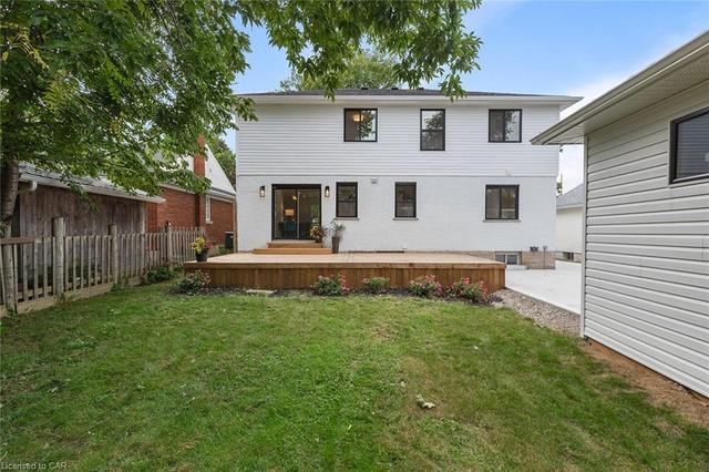 146 Oxford Street, House detached with 3 bedrooms, 2 bathrooms and 7 parking in Kitchener ON | Image 37