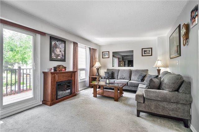 27 Fanshawe Dr, House attached with 3 bedrooms, 2 bathrooms and 4 parking in Brampton ON | Image 10