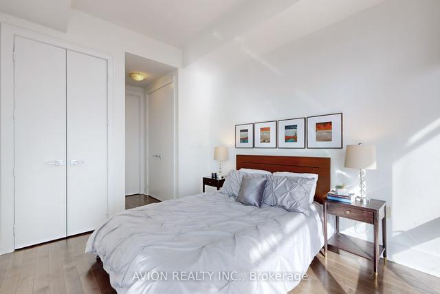 308 - 29 Queens Quay E, Condo with 1 bedrooms, 2 bathrooms and 1 parking in Toronto ON | Image 5