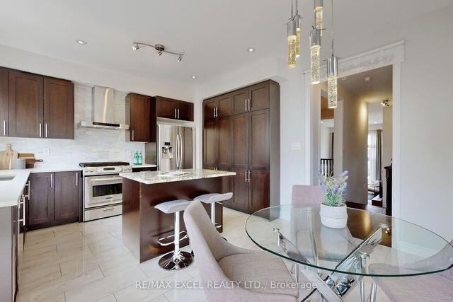 14 Maytime Way, Townhouse with 4 bedrooms, 5 bathrooms and 2 parking in Markham ON | Image 3