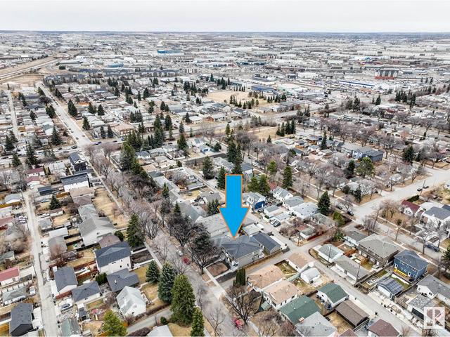 7551 80 Av Nw, House semidetached with 4 bedrooms, 4 bathrooms and null parking in Edmonton AB | Image 74