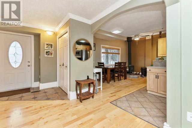 5804 44 Avenue, House detached with 4 bedrooms, 3 bathrooms and 2 parking in Red Deer AB | Image 5