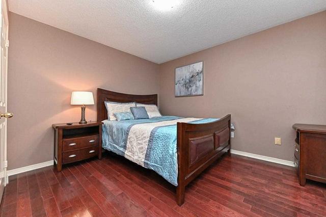 5 Chipmunk Cres, House detached with 3 bedrooms, 4 bathrooms and 6 parking in Brampton ON | Image 11