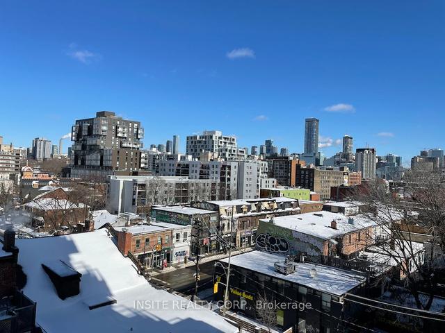 711 - 2 Augusta Ave, Condo with 1 bedrooms, 2 bathrooms and 0 parking in Toronto ON | Image 4