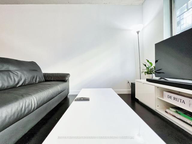 421 - 55 Stewart St, Condo with 1 bedrooms, 1 bathrooms and 0 parking in Toronto ON | Image 9