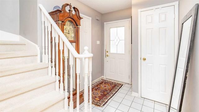 39 Hood Cres, House detached with 3 bedrooms, 3 bathrooms and 4 parking in Brampton ON | Image 19