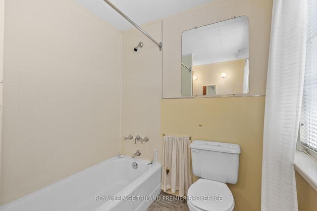 344 Vancouver St, House detached with 3 bedrooms, 2 bathrooms and 6 parking in London ON | Image 22