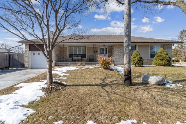 61 Coral Gable Dr, House detached with 3 bedrooms, 2 bathrooms and 8 parking in Toronto ON | Image 28