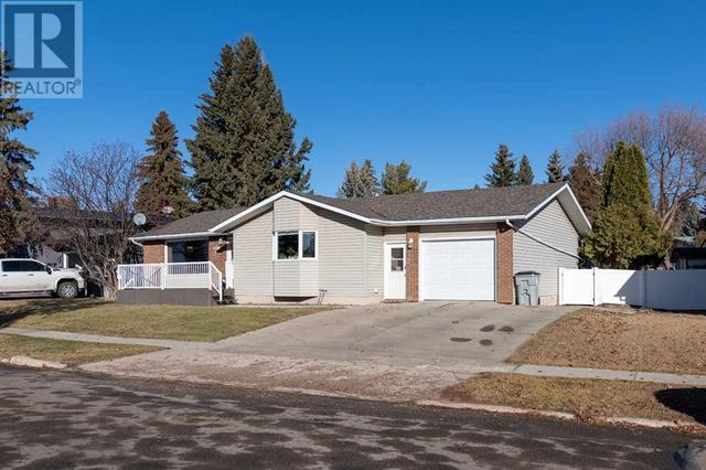 4436 54 Avenue, House detached with 5 bedrooms, 2 bathrooms and 3 parking in Provost AB | Image 1