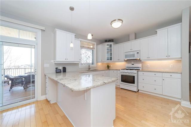 6635 Stillwood Drive, House detached with 3 bedrooms, 3 bathrooms and 8 parking in Ottawa ON | Image 7