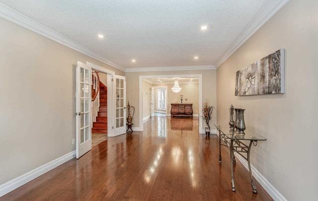 2118 Kempton Park Dr, House detached with 4 bedrooms, 5 bathrooms and 5 parking in Mississauga ON | Image 36