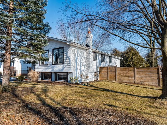 601 Holly Hill Cres, House detached with 4 bedrooms, 3 bathrooms and 5 parking in Burlington ON | Image 12