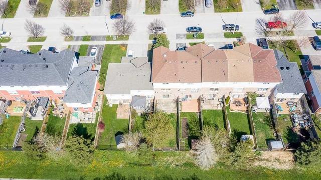 94 Pickett Cres, House attached with 3 bedrooms, 2 bathrooms and 3 parking in Barrie ON | Image 27