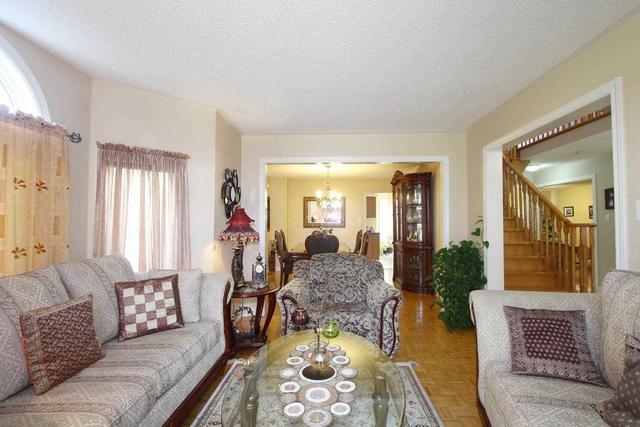 81 Springtown Tr, House detached with 4 bedrooms, 4 bathrooms and 4 parking in Brampton ON | Image 7
