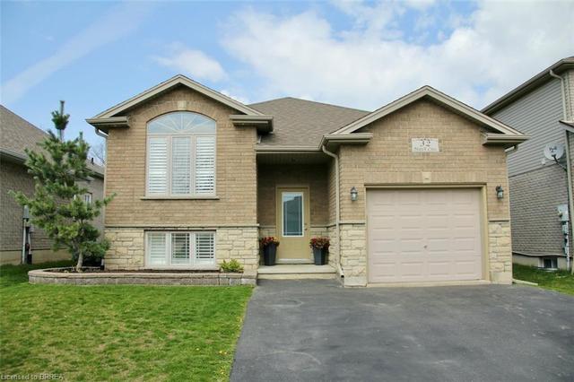 32 Maich Crescent, House detached with 3 bedrooms, 2 bathrooms and 3 parking in Brantford ON | Image 2