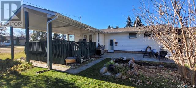 704 Railway Avenue, House detached with 3 bedrooms, 2 bathrooms and null parking in Loon Lake SK | Image 23